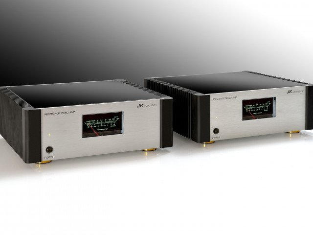 001-JK Acoustics Reference mono amp - verlopende achtergrond