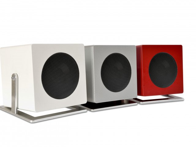023-JK Acoustics Cube Control subwoofer - wit, grijs en rood - vrijgemaakt